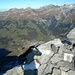 Tiefblick auf Engelberg (1000m) vom höchsten Punkt des Graustockes (2661,8m).