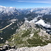 Mangart - Ausblick am Gipfel, etwa vom Predilpass (links) bis zur Lahnscharte (Klanska Škrbina/Forcella della Lavina, aka Čez jezik, Mangartsko sedlo, rechts).