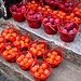 Überall auf Xishan werden in dieser Zeit Shizi angeboten - aprikosenartige und sehr süße Früchte.