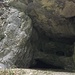 Weitere Höhle mit Stockbetten.