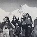 Znünirast mit Bergführer Res Scherrer (4. v.r.) im Aufstieg zum Kranzberg (?). Im Hintergrund Gletscherhorn und Äbeni Flue