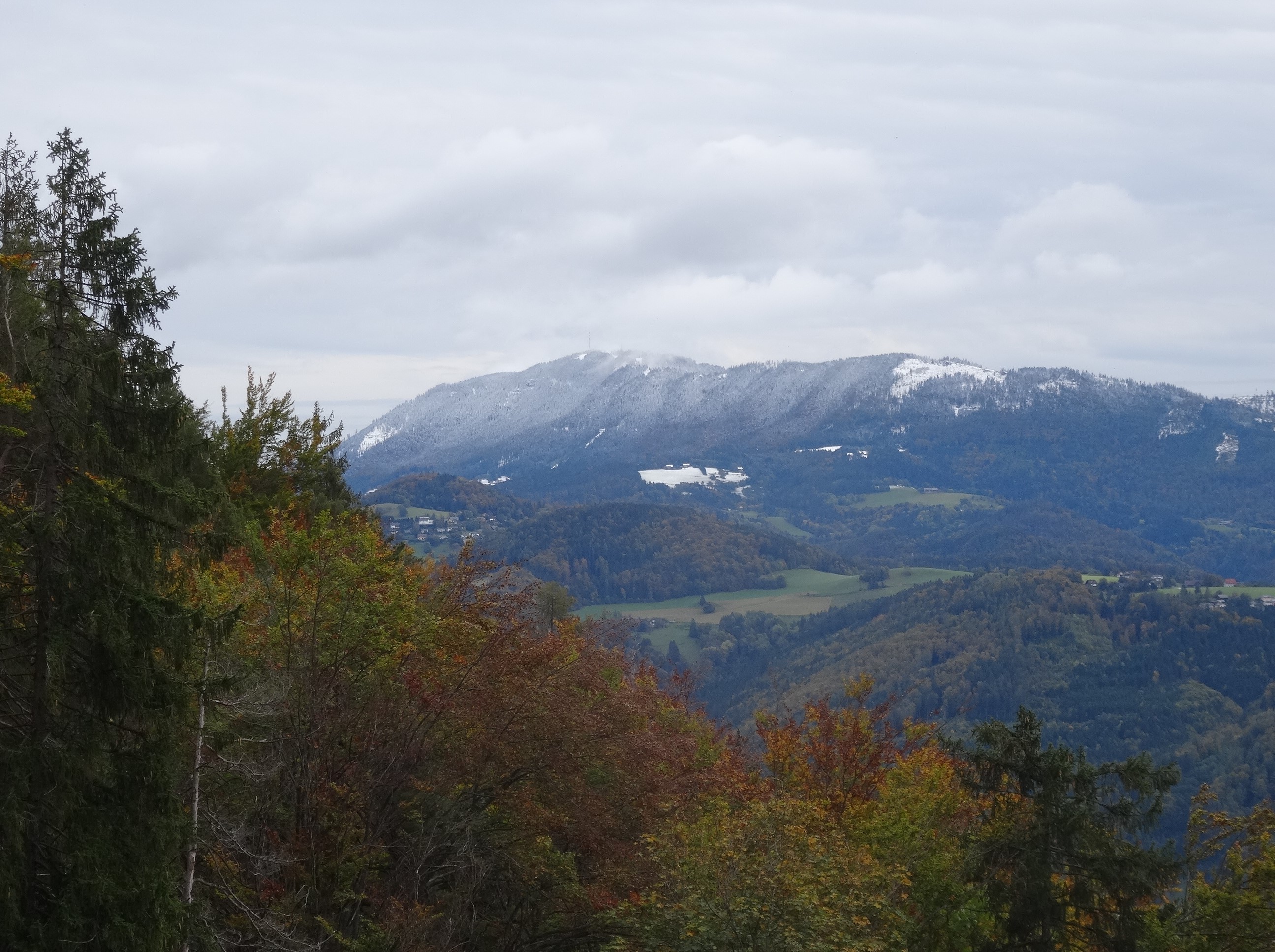...mit einem eindrucksvollen Rückblick auf den Schöckl...