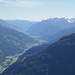 Blick ins Iseltal u. zu den Lienzer Dolomiten (rechts im Hintergrund)