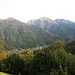 Sul fondo valle il paese di Introbio e, oltre, il solco che vallivo che porta in Val Biandino.