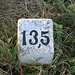 Hektometerstein am Bahn-km 13,5
