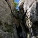 Unterwegs an der Soča - In der engen Felsschlucht unmittelbar an der Quellle, die sich unten am Boden (außerhalb des Fotos) befindet.