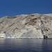links sieht man den Sweet Water Beach, rechts davon den zu durchquerenden Geröllhang