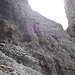 Zweiter Abseiler (bzw. vorletzte Seillänge). Da der Kamin nass war, sind wir beim Aufstieg in die Wand daneben ausgewichen.