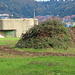 Die Aussenpiste sowie ein Bunker, welche sich beim Schweizerischen Militärmuseum befinden. 