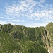 Jetzt der Ausblick zum nächsten und letzten Gipfelziel: Gridone / M. Limidario 2188m - links sieht man den Wanderweg, welcher markiert zum Gipfel führt