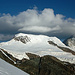 Alphubel mit dem flachen, abgehubelten Gipfelgrat (Foto: wikipedia, Autor Marco Kübler)