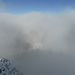 "Gipfelpanorama" vom Dent de Folliéran: unter wolkenlosem Blau grüsst aus dem Nebel ein Brockengespenst...