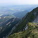 Wielki Giewont - Ausblick am Gipfel. Zu sehen ist u. a. Zakopane (links), ca. 1.100 m unter uns.