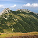 Im Abstieg von der Kopa Kondracka / Kondratova kopa - Mit bester Sicht zu Wielki Giewont​ und Długi Giewont (rechts).