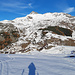 Blick aufs doch einigermassen winterliche Bivio. So schön mal wieder im Schnee unterwegs zu sein!