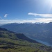 Tiefblick vom Gipfel über Amden zum Walensee und den Alpen
