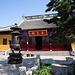 Der kleine, schön gelegene Hejiuling-Tempel in einem Sattel nördlich des Lotus-Peak.