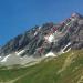 Auf 2180m zeigt sich der Piz Linard erstmals. Links unten ist auch schon die Hütte „Chamanna dal Linard“ zu sehen. Der eingezeichnete Gipfelaufstieg erfolgt quer durch die Südwand.