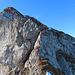 Der mittlere Felsgürtel ist der einfachste, jedoch linksseitig mit garantiertem Tiefblick :-D<br />Der Dritte Felsgürtel zum Gipfelkreuz war dann definitiv vom 3. Schwierigkeitsgrad.