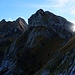Die Sonne verschwindet hinter dem Pizzo Altare