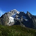 Mont Blanc depuis le Val Veni : arête et glacier du Brouillard à gauche, Aiguille Noire de Peuterey (3760m) à droite