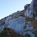 Abstieg vom Pizzo delle Saette. Die schwierigste Stelle ist diese steile Platte, irgendjemand hat aber netterweise Tritte hinein gehauen.
