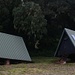 Zwei der Schlafhütten der Mandara Huts (2704m). Hier werden wir unsere erste Nacht verbringen.