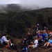 Schulausflug zum Kilimanjaro? Amerikanische Touristen auf dem 3400m hohen Rastplatz zwischen den Mandara- und Horombo Huts. 