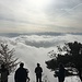 Die Wolken geben den Blick frei auf die Berner Alpen. Standort: Balmfluechöpfli.