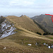 Ausklang: das letzte Drittel der Morgeterunde führt vom Schibespitz u.a. über P. 1997 (links) und den Talmattespitz (Mitte) zur Schwideneggflue (rechts). Ein möglicher Abstieg von letzterer führt nach dem Gipfelfirst vom obersten WNW-Grat zur bewaldeten Rippe und über diese nach Lätzwang und durch den Felsriegel hinunter