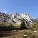 zurück beim Ausgangspunkt in der Strassenkurve auf 1729 m ...