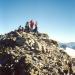 Gipfelfoto vom höchsten Gipfel der Silvretta. Die Besteigungsgeschichte des Bergwahrzeichens vom Unterengadin liegt im Dunkeln. Erste bekannte  Besteigung 1835 durch den Botaniker Oswald Heer mit dem Führer Johann Madutz aus Susch über die Westflanke.