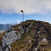 Schibengütsch-Gipfel mit Wegweiser (das Kreuz ist kaputt)