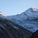 links Joderhorn 3036m, rechts Monte Moro 2985m