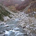 Il torrente che viene superato per proseguire lungo la Val Darengo.