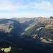 nun das Panorama vom Gipfel: hier Damüls und rechts die Damülser Mittagsspitze