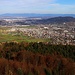 Eggflue (686,3m): Aussicht vom Gipfel ins untere Birstal bis nach Basel (254m) und den dahint liegenden Schwarzwald.<br /><br />Direkt unter der Eggflue liegen Pfeffingen (389m) und Aesch (312m), etwas weiter Richtung Basel Reinach (304m).