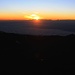 Atemberaubender Sonnenaufgang auf dem Kilimanjaro / Kibo - Uhuru Peak (5891,775m). 