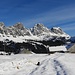 Vor der Alp Büchel traff ich auf zwei Schneeschuhläufer, okay etwas Schnee hatte es ja aber ob es dazu bereits Schneeschuhe braucht ?