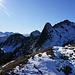 Vor Alpli: Der Aufstieg zur Gmeinenwishöchi verläuft durch die verschneite Nordflanke