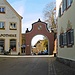 Das Münchner Tor am Hauptplatz von Neubeuern.