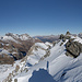 <a href="https://f.hikr.org/files/3281888.jpg">Panorama Vergrössern</a><br /><br />Sicht vom Piz Scalotta von Nordwesten bis Südosten mit Piz Platta, über den Julier und zue Berninagruppe<br /><br />