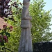 Statue de Saint-Jacques devant l'église de Beaumont, passage du chemin de Compostelle