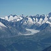 Blick zu den Berner Hochalpen und dem größten Eisstrom des ganzen Alpenraums
