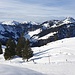 links das Laucherngebiet und rechts der Roggenstock 
