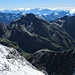 Hier schauen wir genau nach Osten auf die dunkle Wurmaulspitze (3022 m), die sich genau über der Brixner Hütte erhebt. Leicht versetzt nach rechts am Horizont der Hochgall (3436 m).