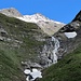Idyllischer Wasserfall am Rande des Wilden Sees - und darüber unser Berg.