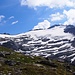 Rückblick zum Rheinwaldhorn. Der Brascianagletscher ist schon stark zurückgeschmolzen, wie die freigelegten Gletscherschlifffelsen bezeugen.