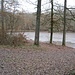 Beim Kletterwald passierte ich ein paar Seen, die der Fischzucht dienen, und deren Oberfläche heute winterlich vereist war.
