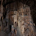 Unterwegs in den Škocjanske jame (Höhlen von Škocjan) - Vorbei an schönen Tropfsteinfornmationen.